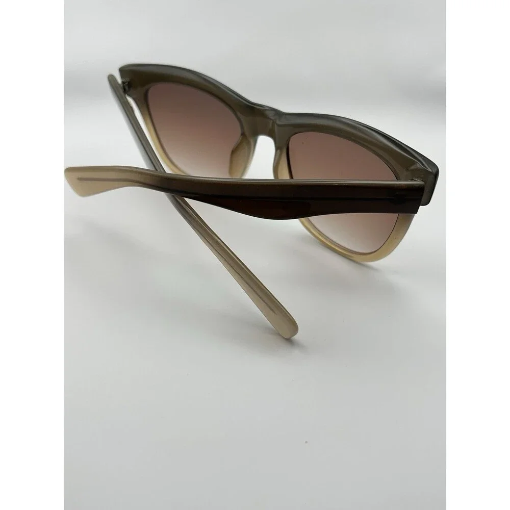 Vince Camuto no case